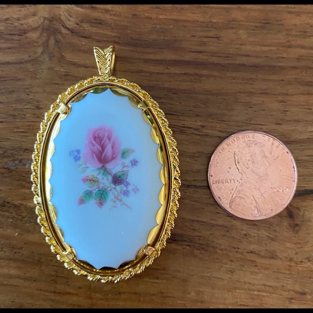 Vintage Gold Plated Danbury Mint Crown Staffordshire Bone China Pendant